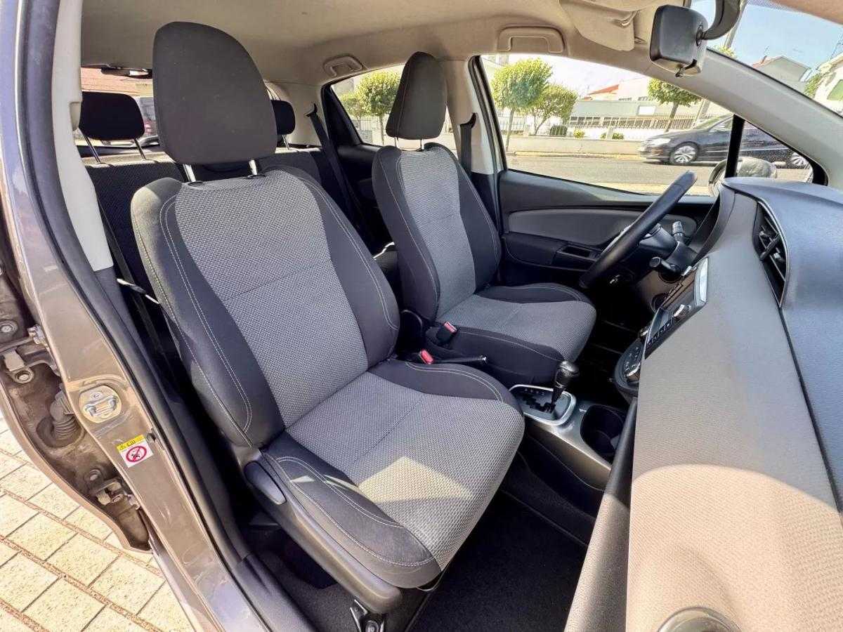 toyota-yaris-2016-hibrido-a-gasolina-1497cc