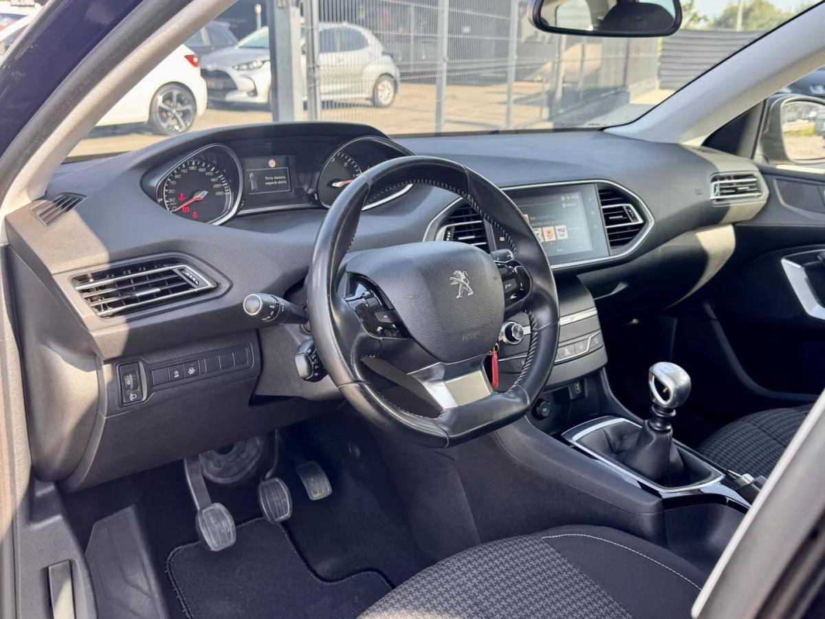 peugeot-308-sw-2018-diesel-1560cc