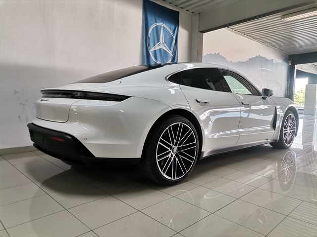 porsche-taycan-4s-2020-eletrico