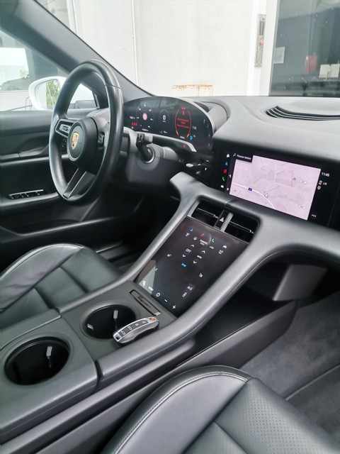 porsche-taycan-4s-2020-eletrico