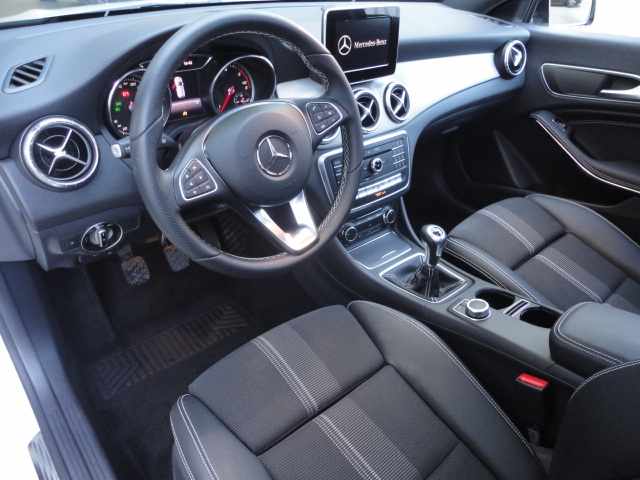 mercedes-benz-cla-180-d-blueefficiency-1-5-2017-diesel-1461cc