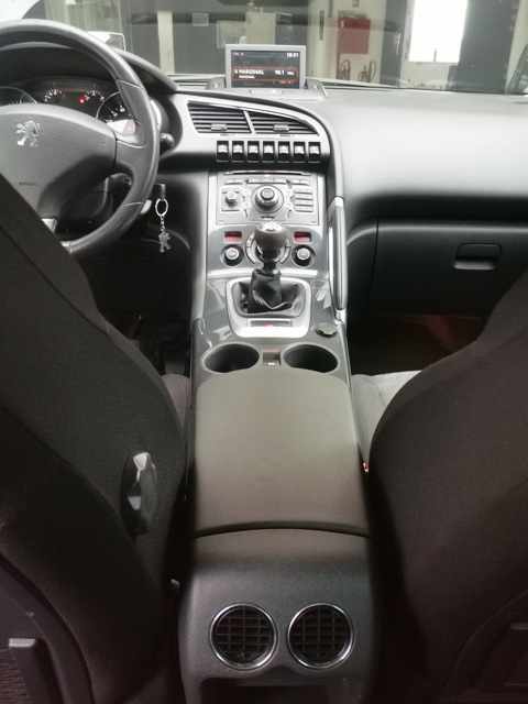peugeot-3008-1-6-hdi-fap-2010-diesel-1560cc