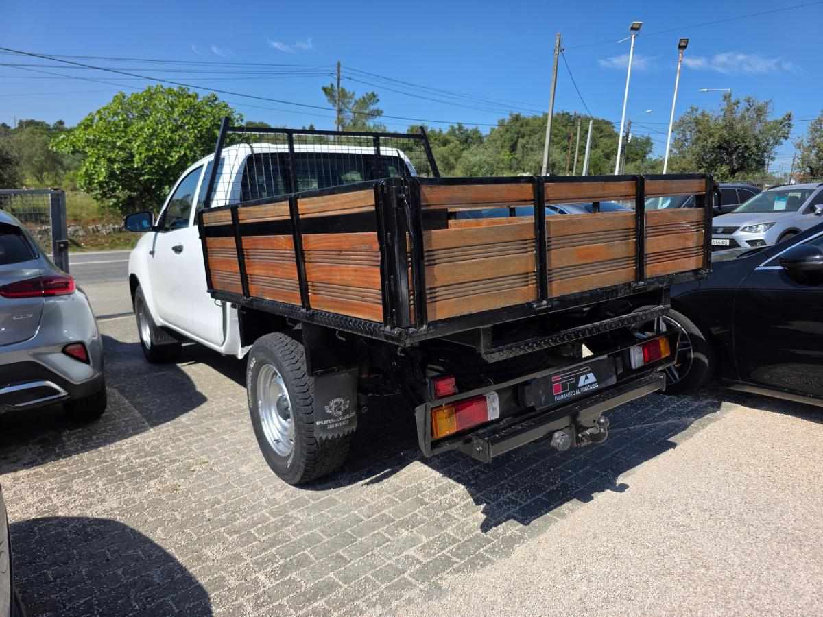 toyota-hilux-2018-diesel-2393cc