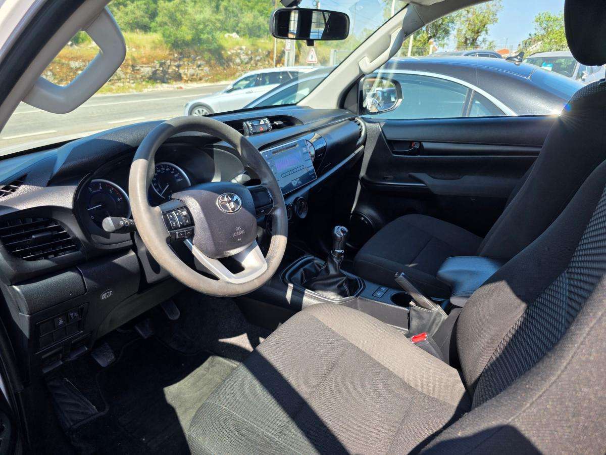 toyota-hilux-2018-diesel-2393cc
