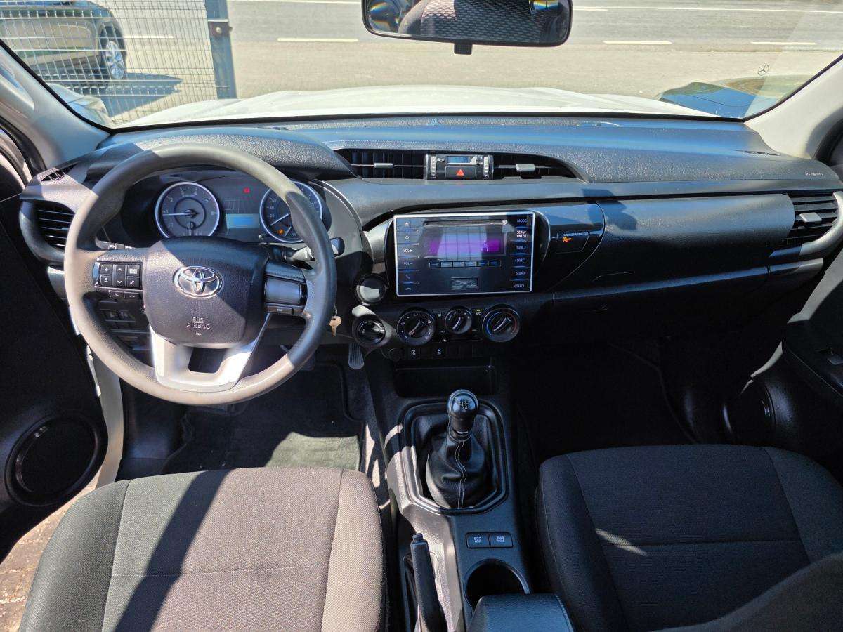 toyota-hilux-2018-diesel-2393cc