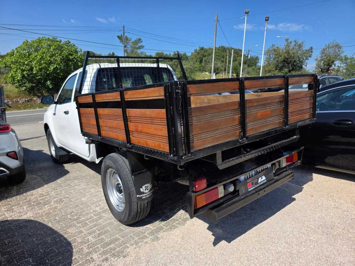 toyota-hilux-2018-diesel-2393cc