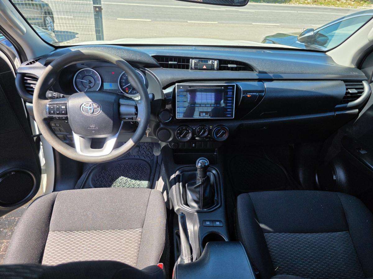 toyota-hilux-2018-diesel-2393cc
