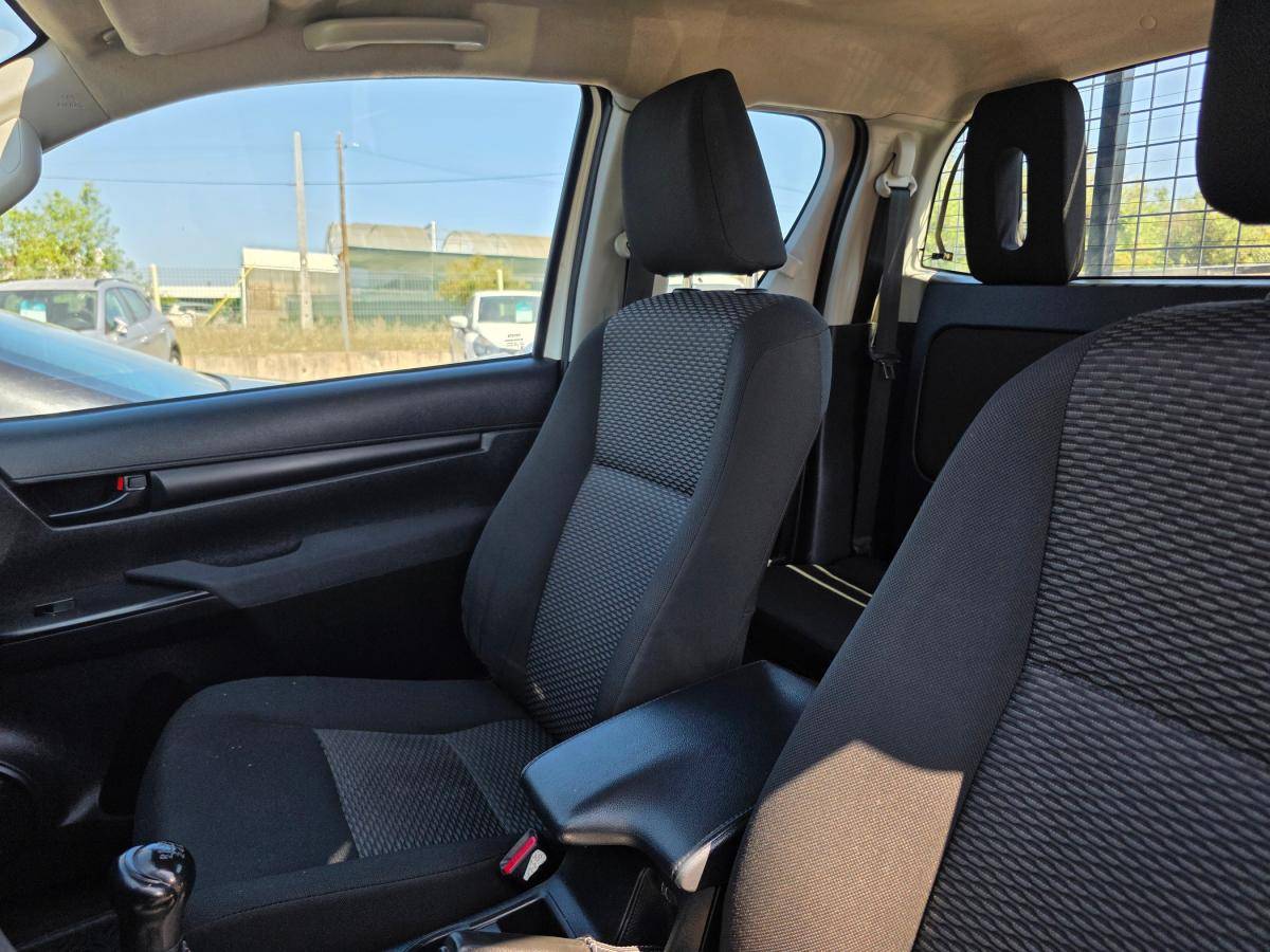 toyota-hilux-2018-diesel-2393cc