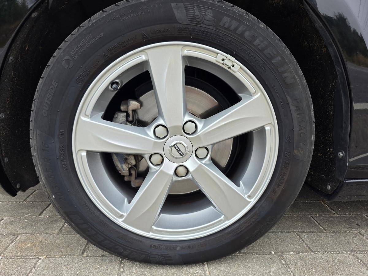 volvo-v40-2017-diesel-1969cc