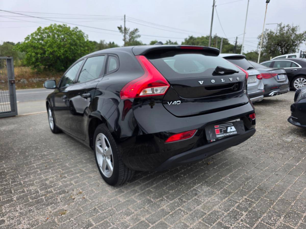 volvo-v40-2017-diesel-1969cc