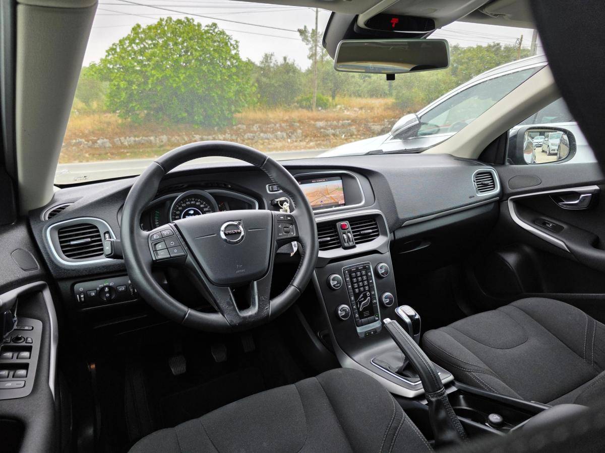 volvo-v40-2017-diesel-1969cc