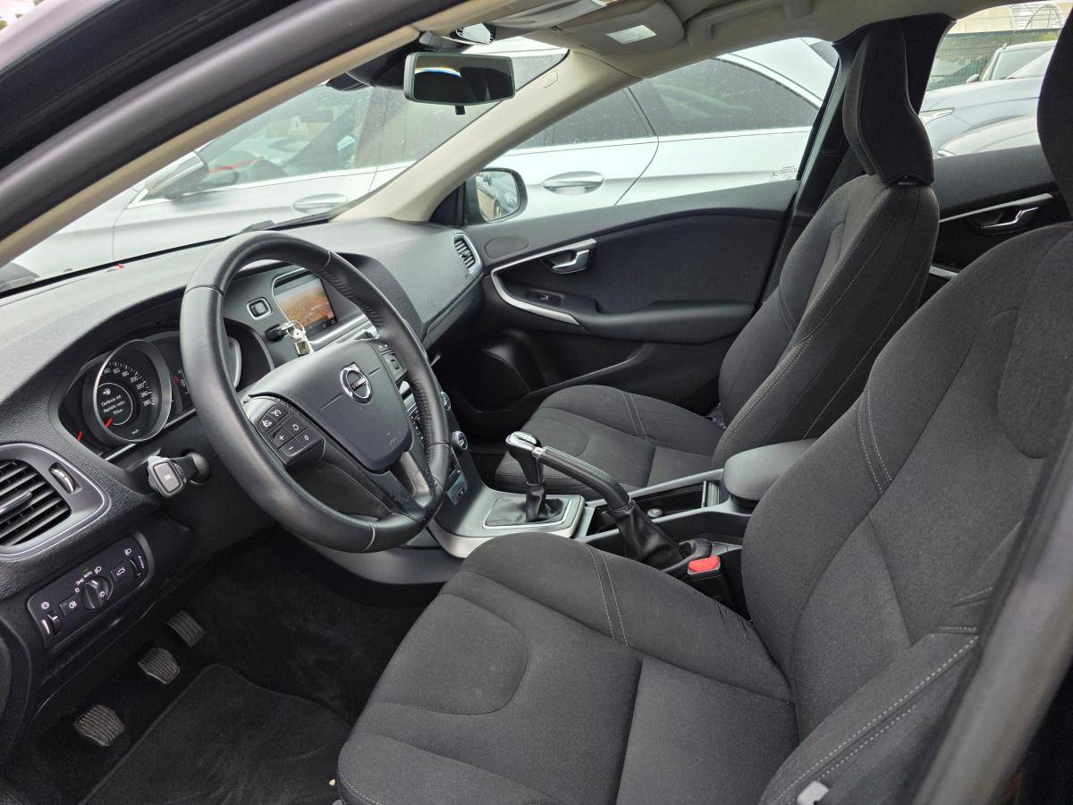 volvo-v40-2017-diesel-1969cc