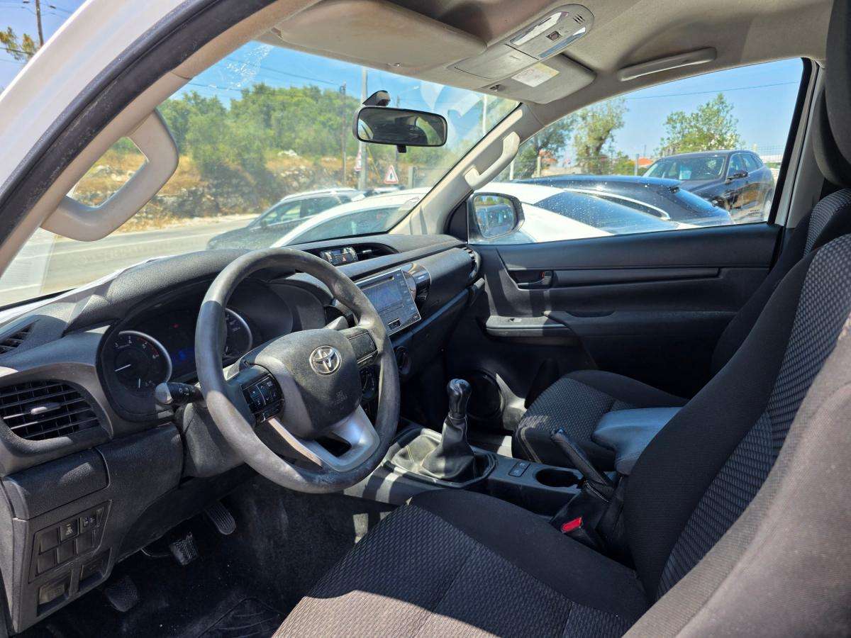 toyota-hilux-2018-diesel-2393cc