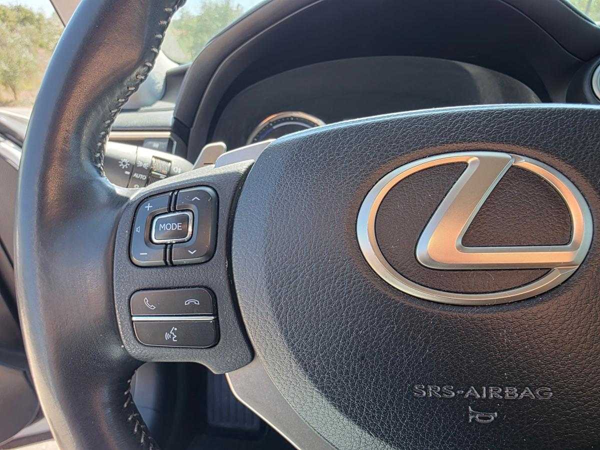 lexus-is-2018-hibrido-a-gasolina-2494cc