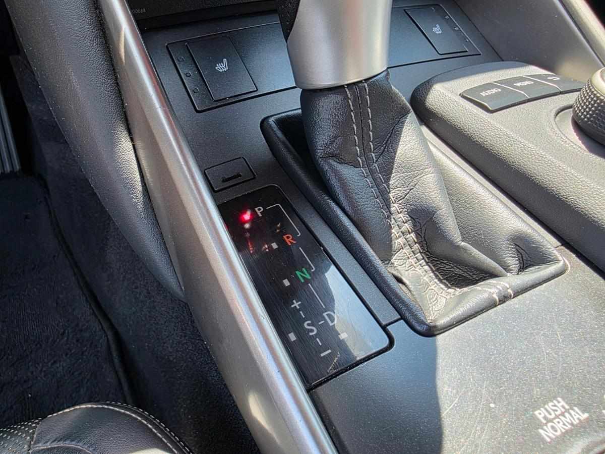 lexus-is-2018-hibrido-a-gasolina-2494cc
