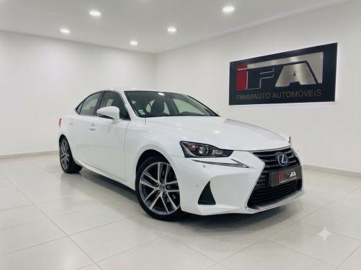 lexus-is-2018-hibrido-a-gasolina-2494cc