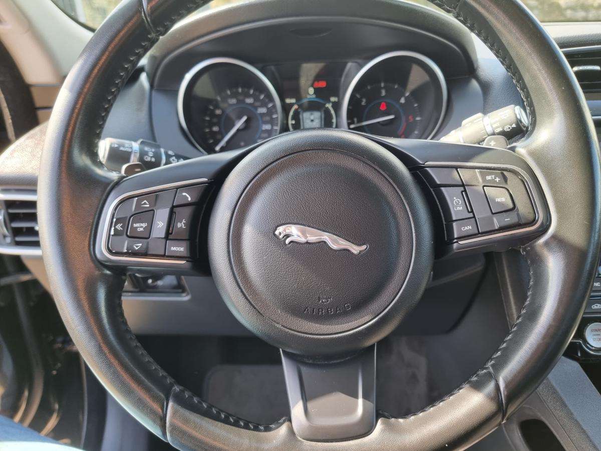 jaguar-f-pace-2017-diesel-1999cc
