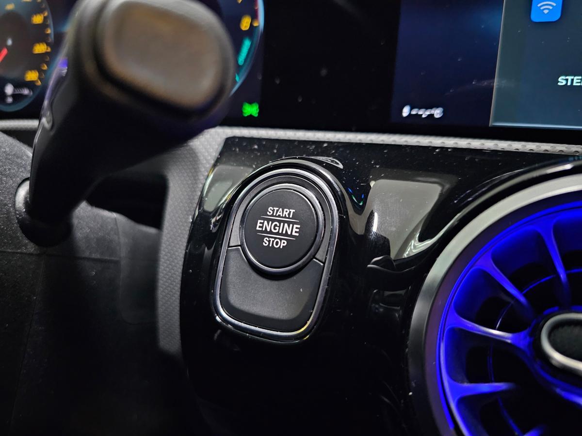 mercedes-benz-cla-2023-hibrido-a-gasolina-1332cc
