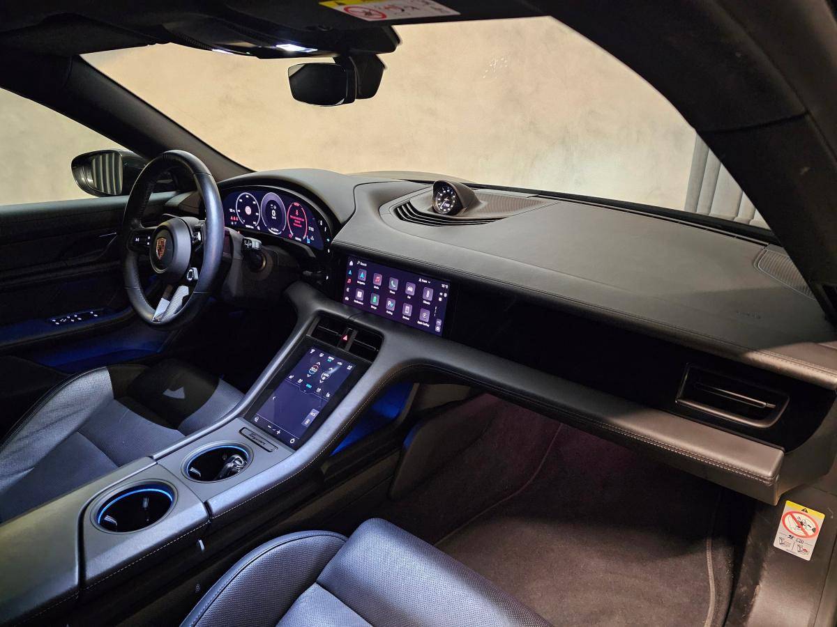 porsche-taycan-2024-eletrico-500cc