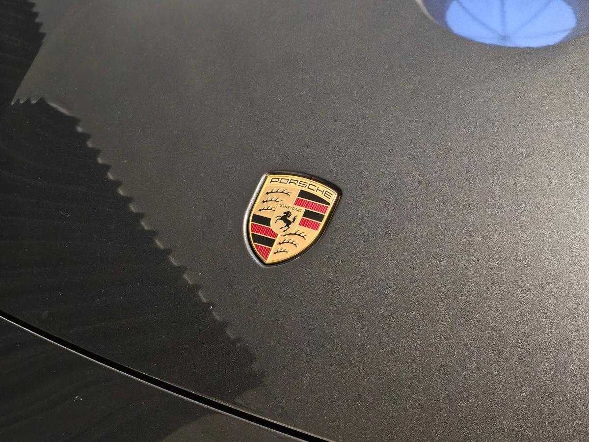 porsche-taycan-2024-eletrico-500cc