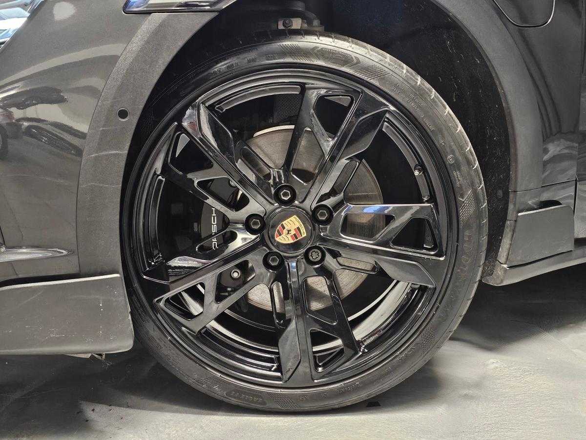 porsche-taycan-2024-eletrico-500cc