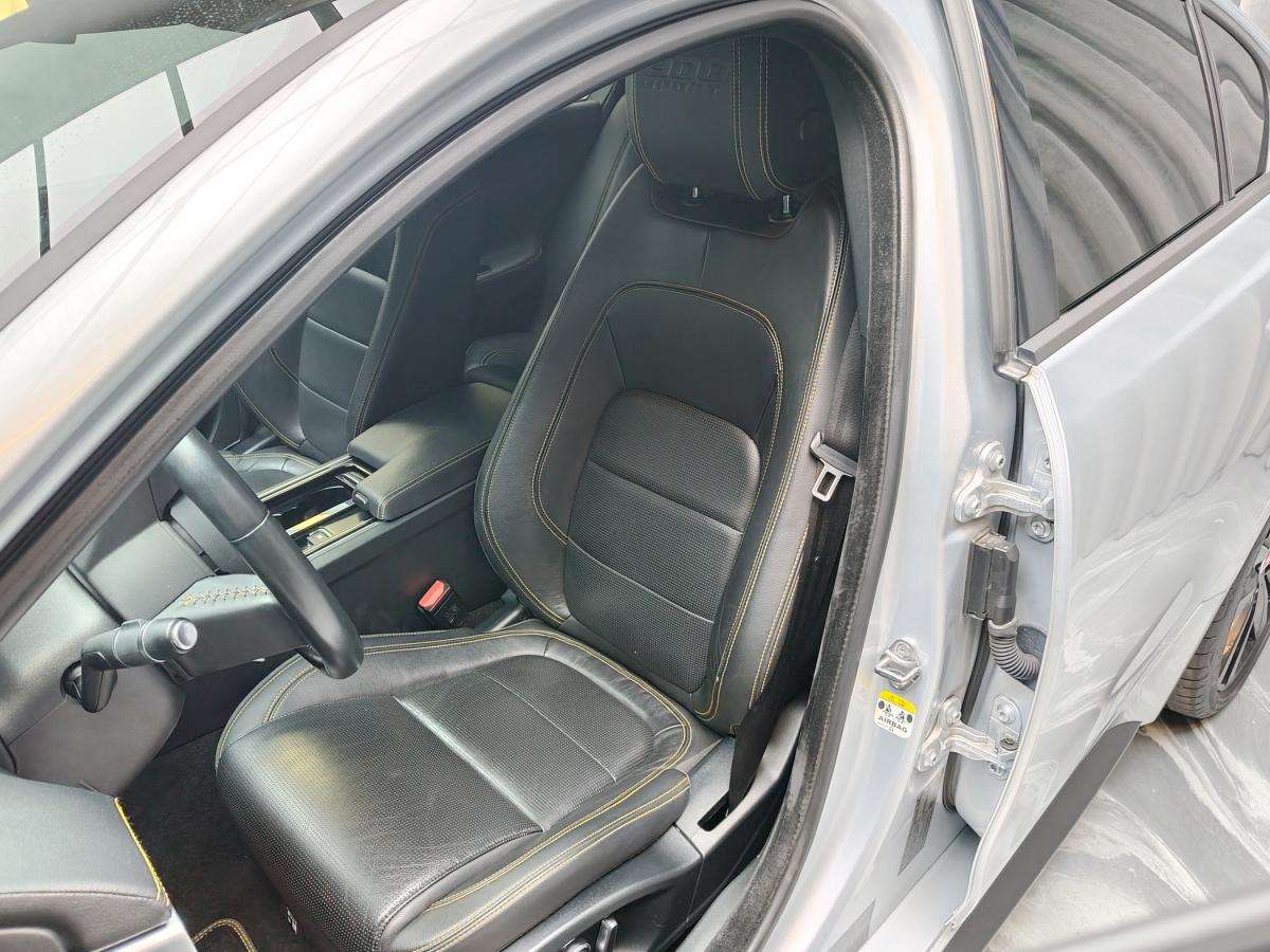 jaguar-xe-2019-gasolina-1997cc
