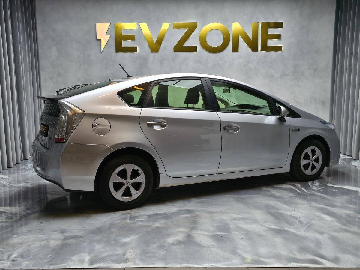 toyota-prius-2013-hibrido-a-gasolina-1798cc