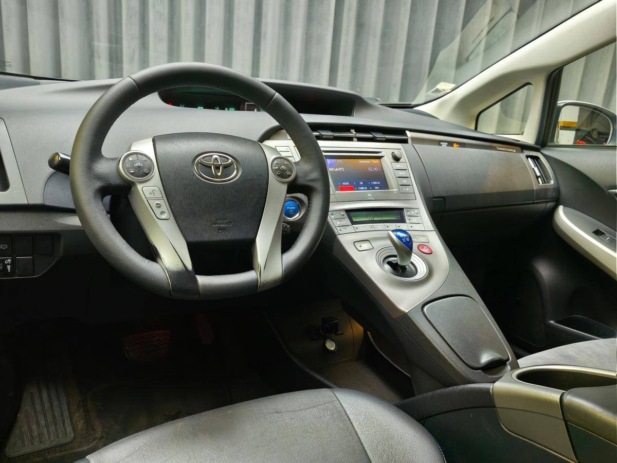 toyota-prius-2013-hibrido-a-gasolina-1798cc