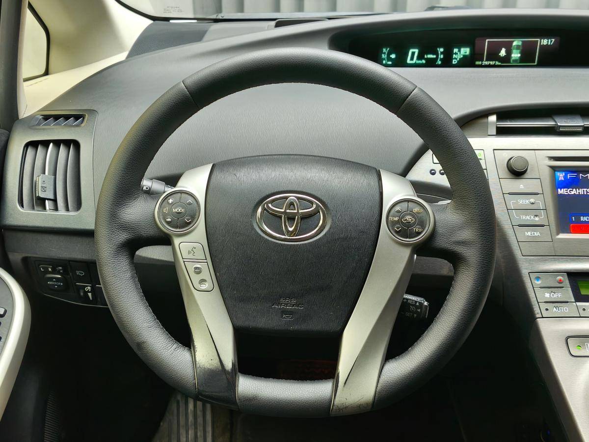 toyota-prius-2013-hibrido-a-gasolina-1798cc