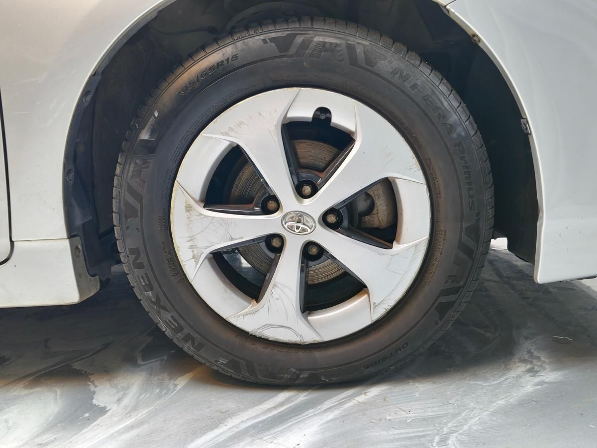 toyota-prius-2013-hibrido-a-gasolina-1798cc