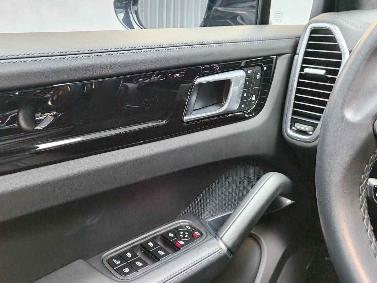 porsche-cayenne-2021-hibrido-a-gasolina-3996cc