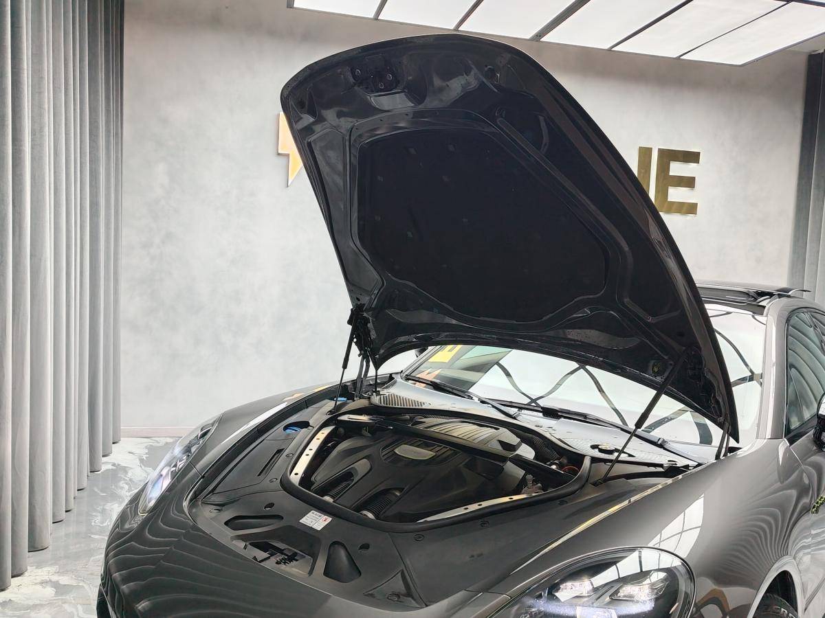 porsche-panamera-2018-hibrido-a-gasolina-2894cc