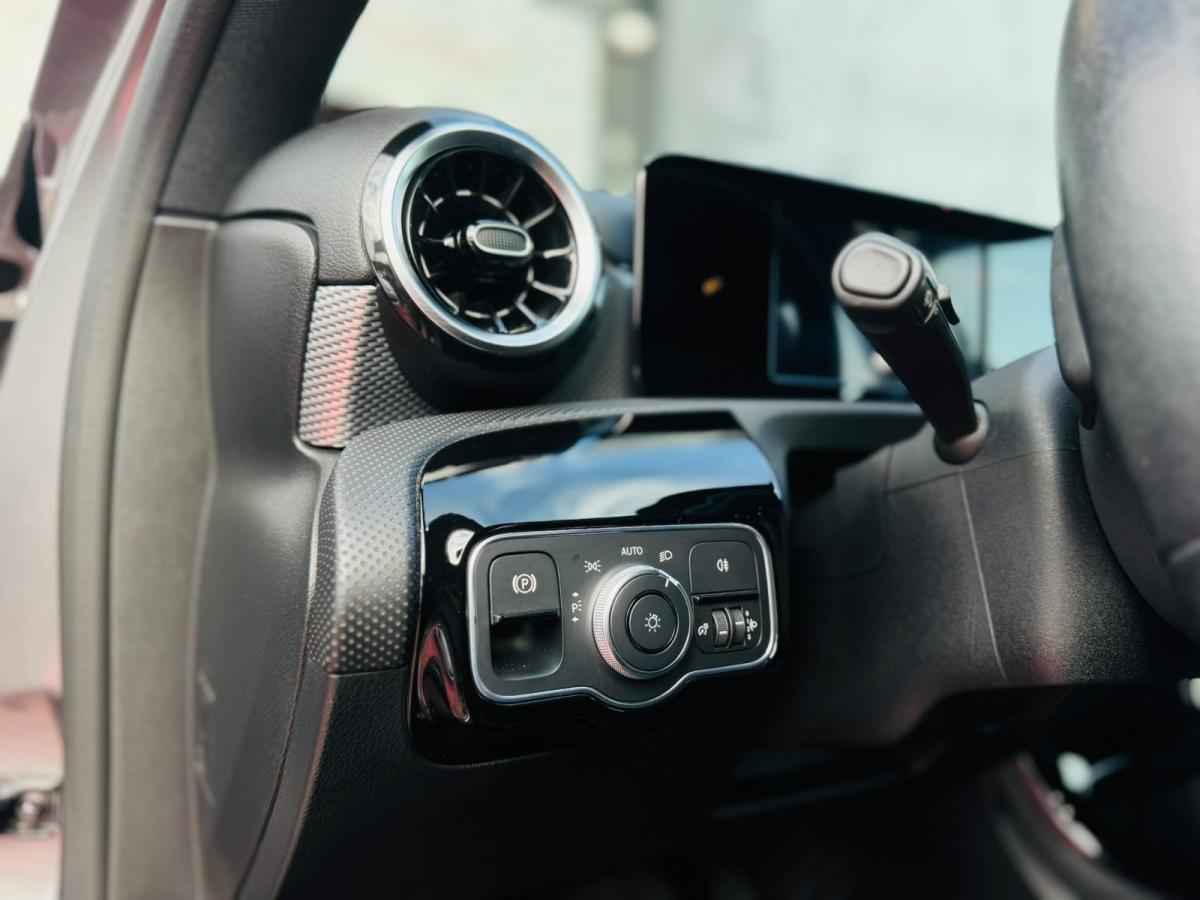 mercedes-benz-classe-a-2020-hibrido-a-gasolina-1332cc