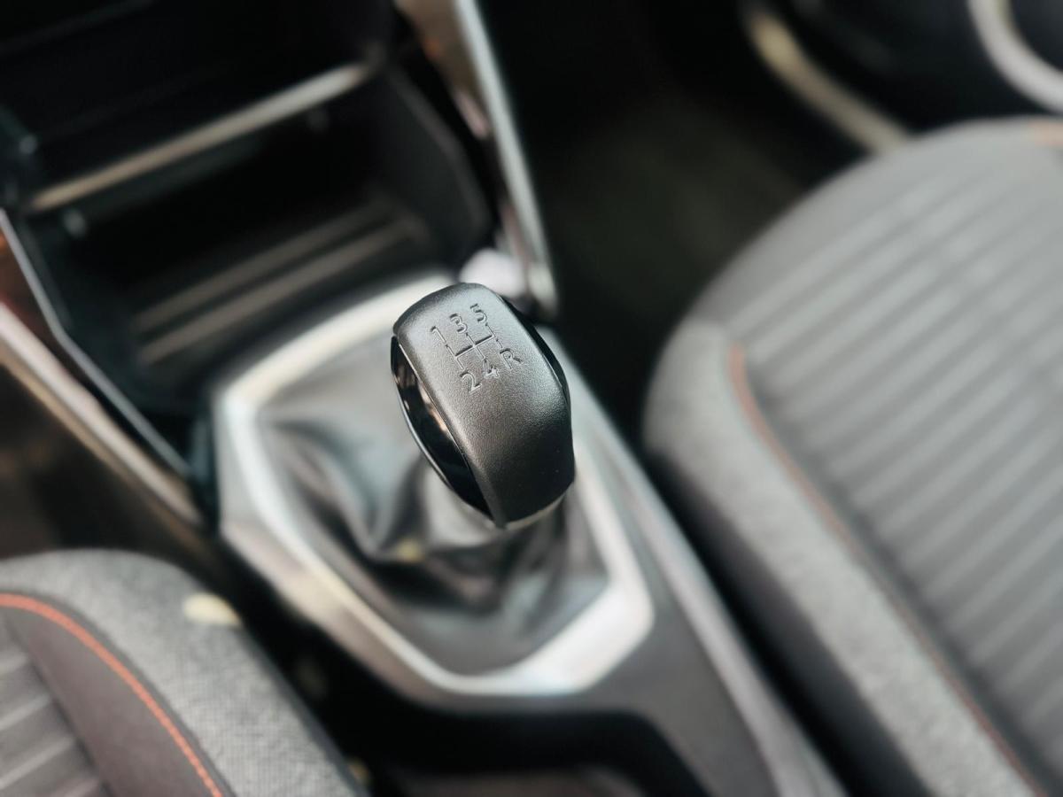 peugeot-208-2021-gasolina-1199cc