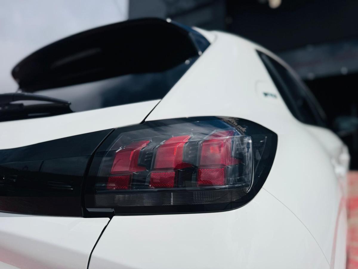 peugeot-208-2022-gasolina-1199cc