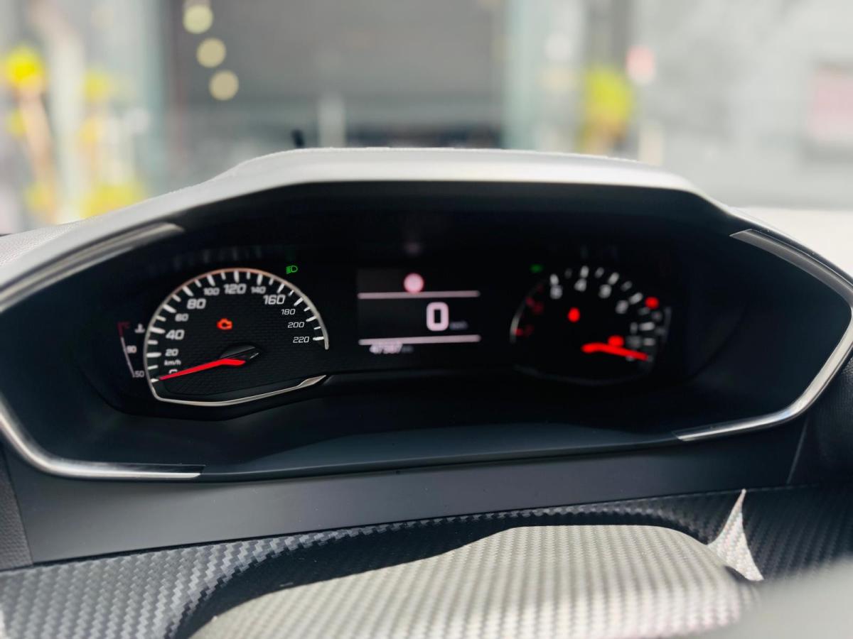 peugeot-208-2022-gasolina-1199cc