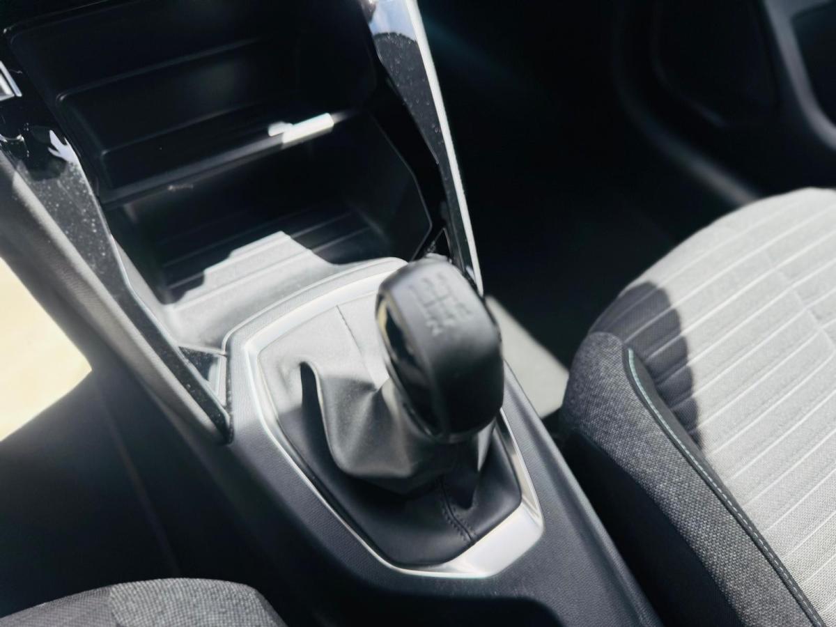 peugeot-208-2022-gasolina-1199cc