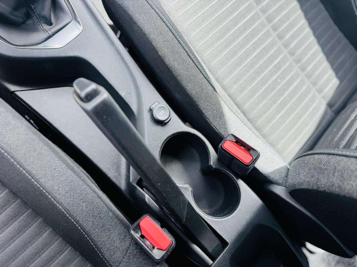 peugeot-208-2022-gasolina-1199cc