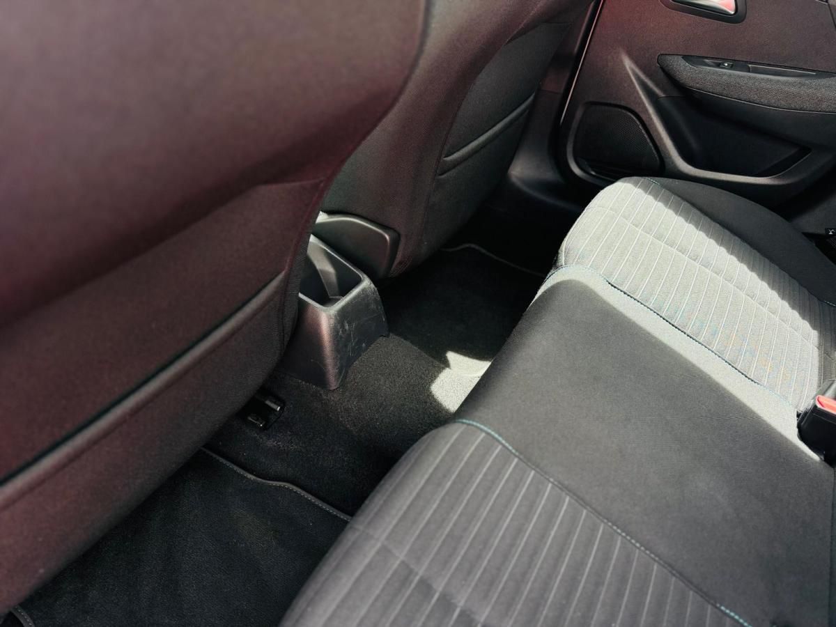 peugeot-208-2022-gasolina-1199cc