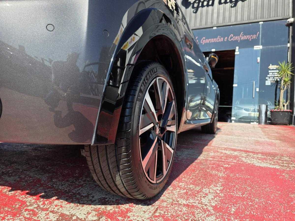 peugeot-208-2022-gasolina-1199cc