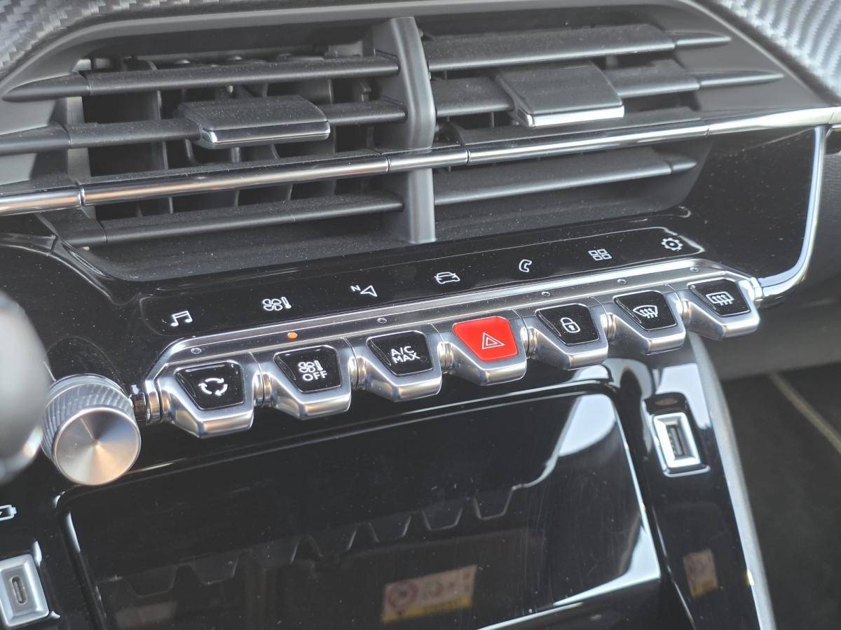 peugeot-208-2022-gasolina-1199cc