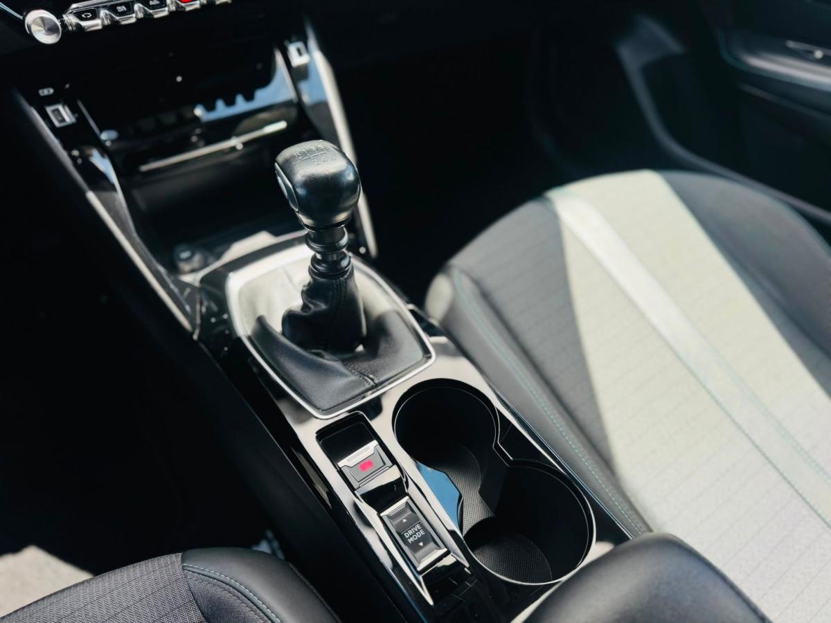 peugeot-208-2022-gasolina-1199cc