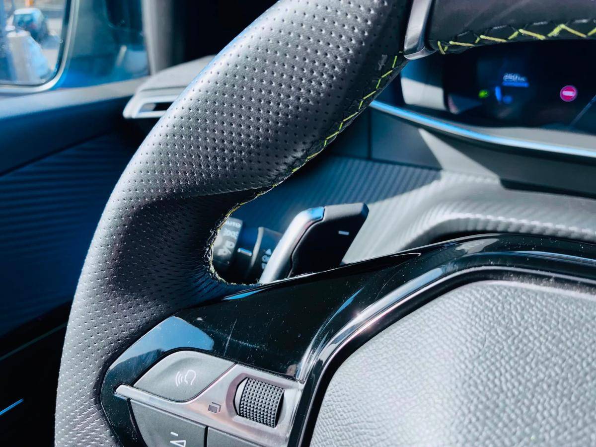peugeot-208-2022-gasolina-1199cc