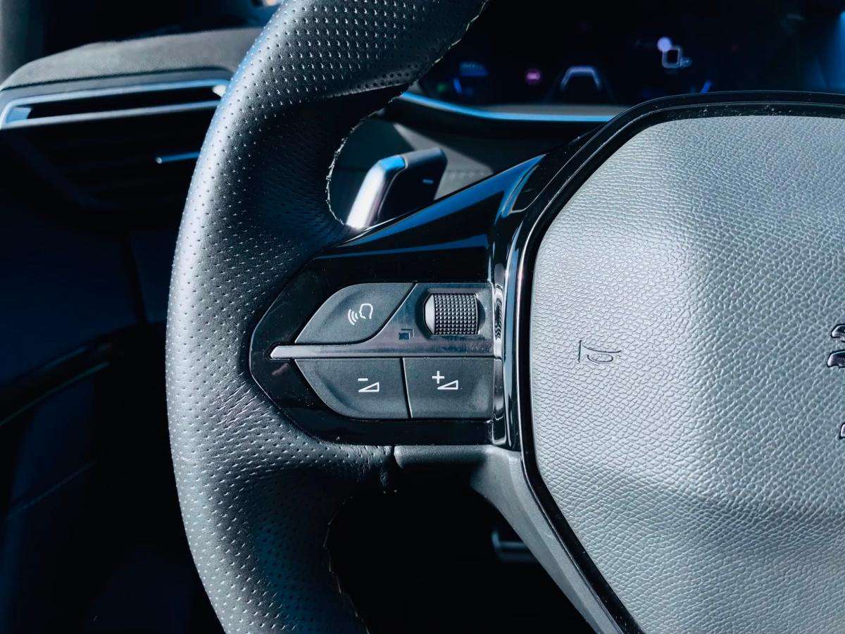 peugeot-208-2022-gasolina-1199cc