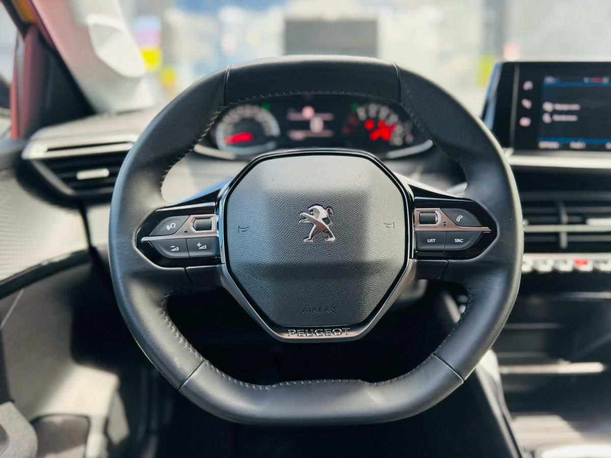 peugeot-208-2023-gasolina-1199cc