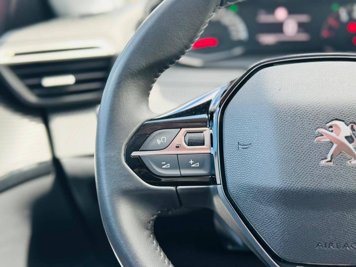 peugeot-208-2023-gasolina-1199cc