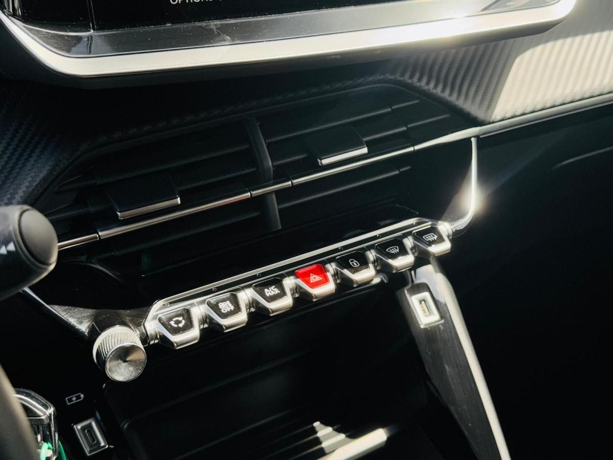 peugeot-208-2023-gasolina-1199cc