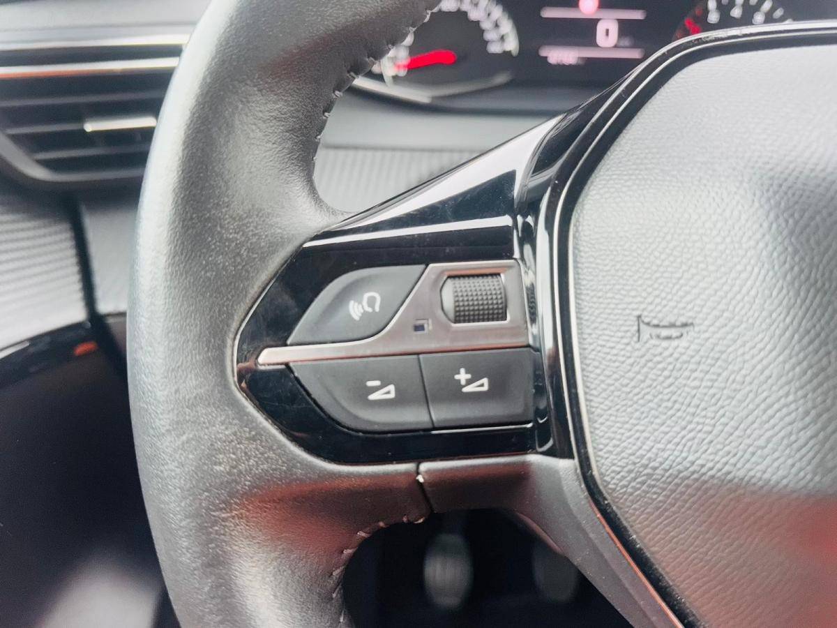 peugeot-208-2022-gasolina-1199cc