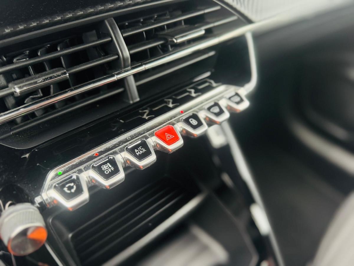 peugeot-208-2022-gasolina-1199cc