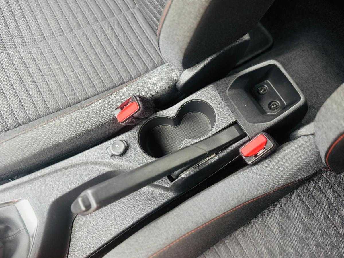 peugeot-208-2022-gasolina-1199cc